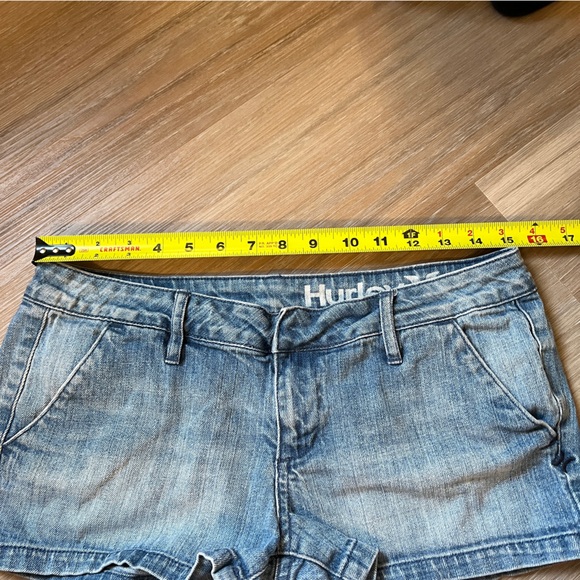Hurley ’99 Low Rider Low Rise Jean Shorts Junior 7 Y2K - Picture 7 of 8